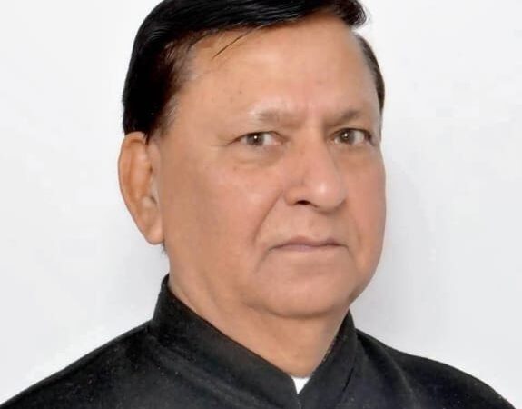 दुःखद: पूर्व कैबिनेट मंत्री हीरा सिंह बिष्ट का देर रात ह्रदयघात के चलते निधन, कांग्रेस कार्यकर्ताओं और समर्थकों में शोक की लहर