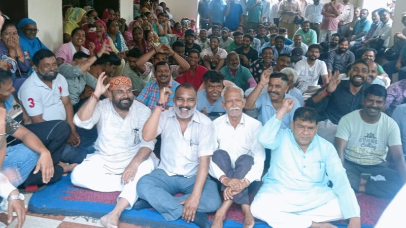 राष्ट्रीय सफाई कर्मचारी मजदूर यूनियन के तत्वाधान में सफाई कर्मचारियों का नगर निगम में धरना 10 वें दिन भी जारी