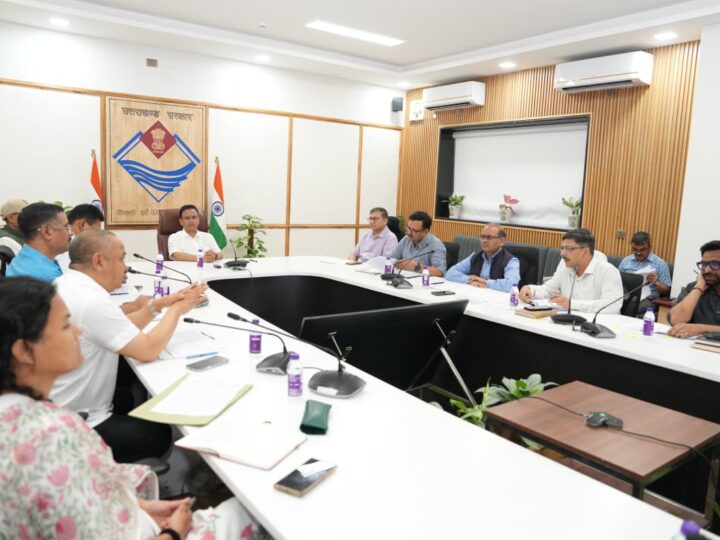 प्रमुख सचिव ने की चम्पावत विधान सभा क्षेत्र की सीएम घोषणाओं की समीक्षा