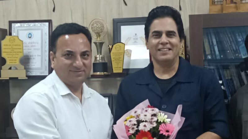 फिल्म अभिनेता अमन वर्मा ने की फिल्म विकास परिषद के नोडल अधिकारी से भेंट
