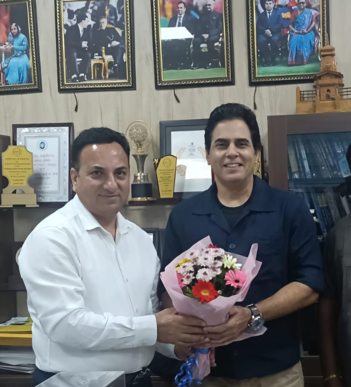 फिल्म अभिनेता अमन वर्मा ने की फिल्म विकास परिषद के नोडल अधिकारी से भेंट