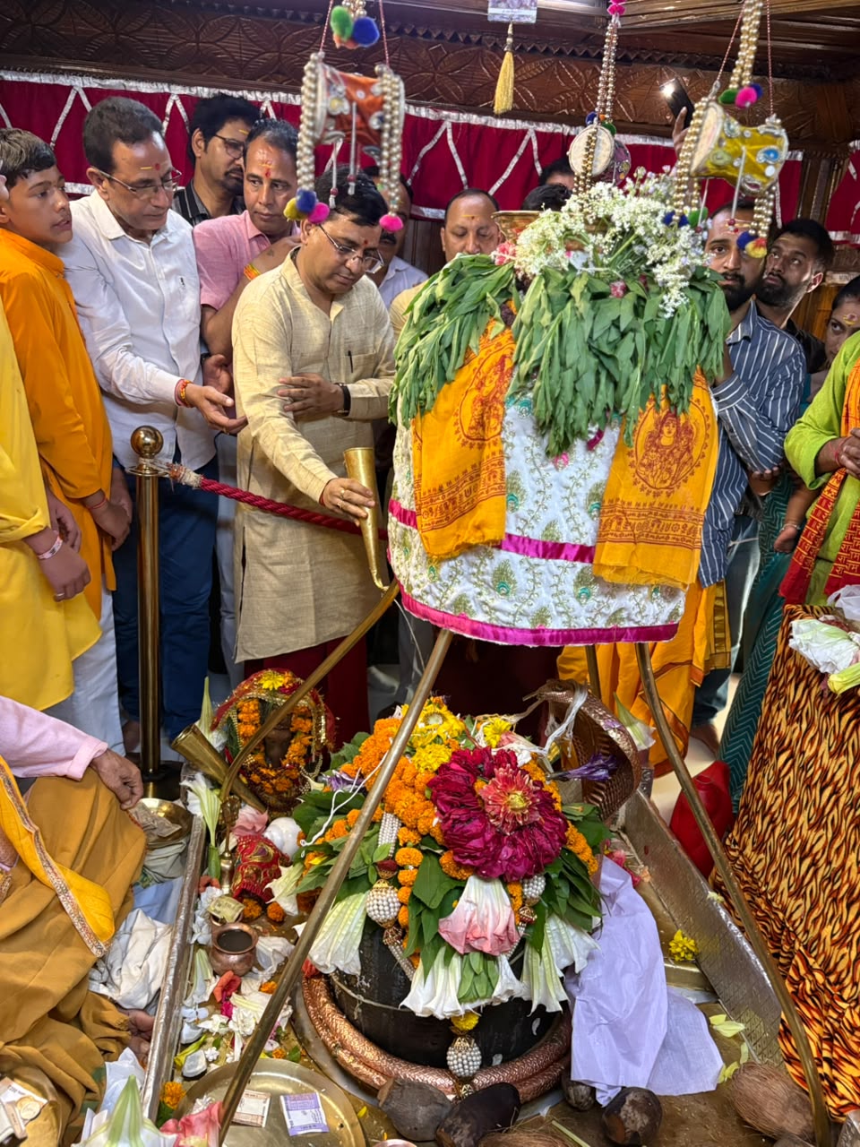 उत्तरकाशी में मुख्यमंत्री धामी के मुख्य सेवक के रूप में पाँच वर्ष पूर्ण होने के अवसर पर श्री काशी विश्वनाथ मंदिर में विशेष पूजा-अर्चना