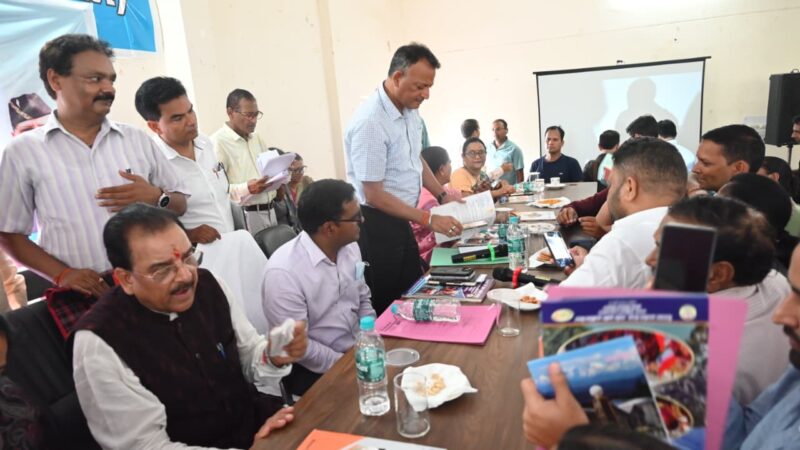 राज्य में ‘‘सेवा सुशासन और समर्पण पखवाड़ा’’ बना सुशासन की नयी पहचान, मुख्यमंत्री धामी के नेतृत्व में राज्यभर में संचालित हो रहा जन सम्पर्क अभियान, अभियान के तहत 73 कैम्पों में 64 हजार से अधिक लोगों ने की भागीदारी