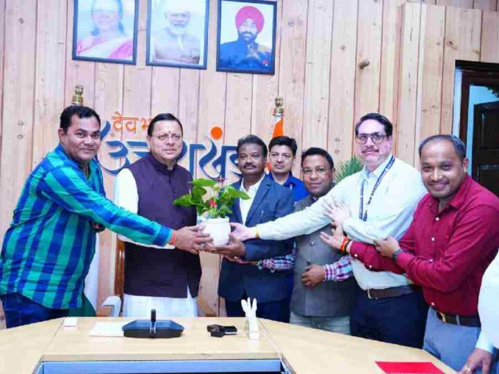 मुख्यमंत्री धामी से छत्तीसगढ़ से आए पत्रकारों के प्रतिनिधिमंडल ने की शिष्टाचार भेंट, उत्तराखण्ड की सांस्कृतिक विरासत, तीव्र विकास, पर्यटन संभावनाओं एवं सुशासन मॉडल से कराया अवगत
