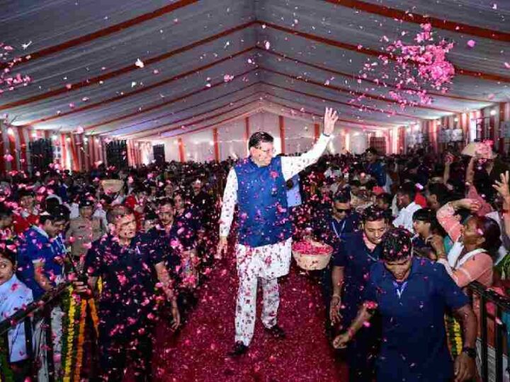 राज्यपाल एवं मुख्यमंत्री ने ‘सेवा, सुशासन एवं समर्पणः जन-जन की सरकार, जन-जन के द्वार’ सेवा पखवाड़ा कार्यक्रम का किया शुभारंभ, जनसेवा ही सरकार का मूल मंत्र, वर्ष 2035 तक विकसित एवं श्रेष्ठ उत्तराखण्ड निर्माण का लक्ष्य-मुख्यमंत्री