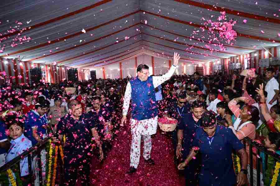 राज्यपाल एवं मुख्यमंत्री ने ‘सेवा, सुशासन एवं समर्पणः जन-जन की सरकार, जन-जन के द्वार’ सेवा पखवाड़ा कार्यक्रम का किया शुभारंभ, जनसेवा ही सरकार का मूल मंत्र, वर्ष 2035 तक विकसित एवं श्रेष्ठ उत्तराखण्ड निर्माण का लक्ष्य-मुख्यमंत्री