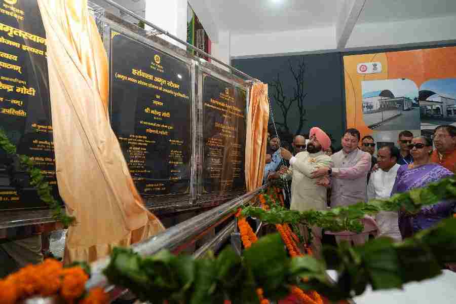 प्रधानमंत्री नरेंद्र मोदी ने पुनर्विकसित हर्रावाला रेलवे स्टेशन राष्ट्र को किया समर्पित, विकसित भारत के संकल्प को नई गति देंगे आधुनिक रेलवे स्टेशन–सीएम