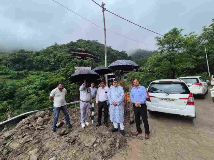 लोनिवि मंत्री महाराज ने किया मसूरी, कोल्हूखेत, पानी वाले बैंड सड़क का औचक निरीक्षण, अधिकारियों को दिए तय समय पर निर्माण पूरे करने के निर्देश