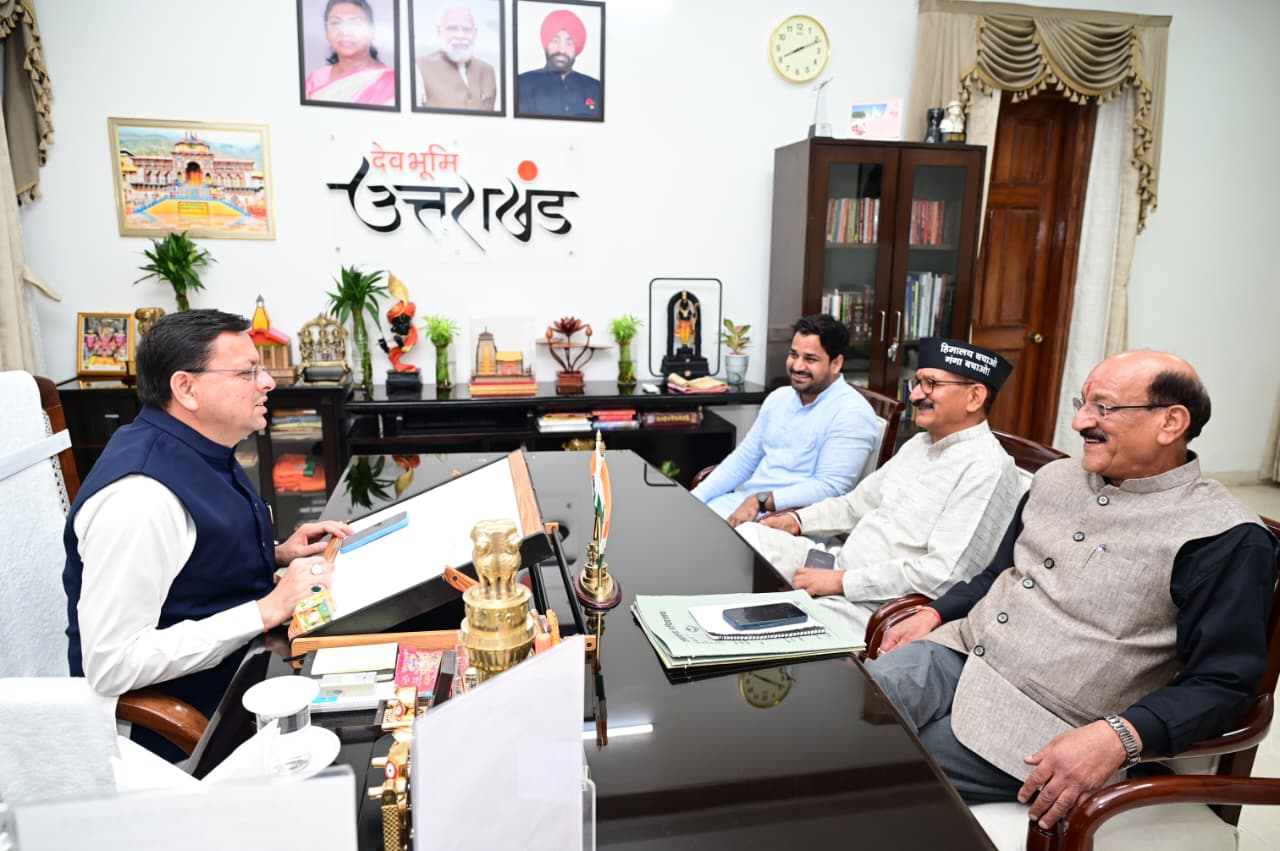 मुख्यमंत्री धामी से स्वास्थ्य मंत्री सुबोध उनियाल एवं विधायक किशोर उपाध्याय ने की भेंट, टिहरी में मेडिकल कॉलेज की स्थापना को लेकर हुई विस्तृत चर्चा, स्वास्थ्य सुविधाओं के सुदृढ़ीकरण के लिए सरकार प्रतिबद्ध