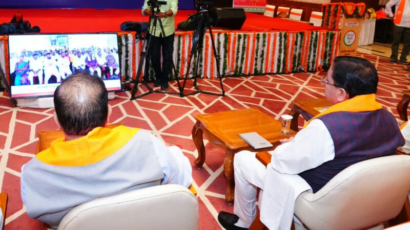 प्रधानमंत्री नरेंद्र मोदी का ‘मन की बात’ कार्यक्रम देशवासियों को राष्ट्र निर्माण में सक्रिय भागीदारी के लिए करता है प्रेरित : मुख्यमंत्री
