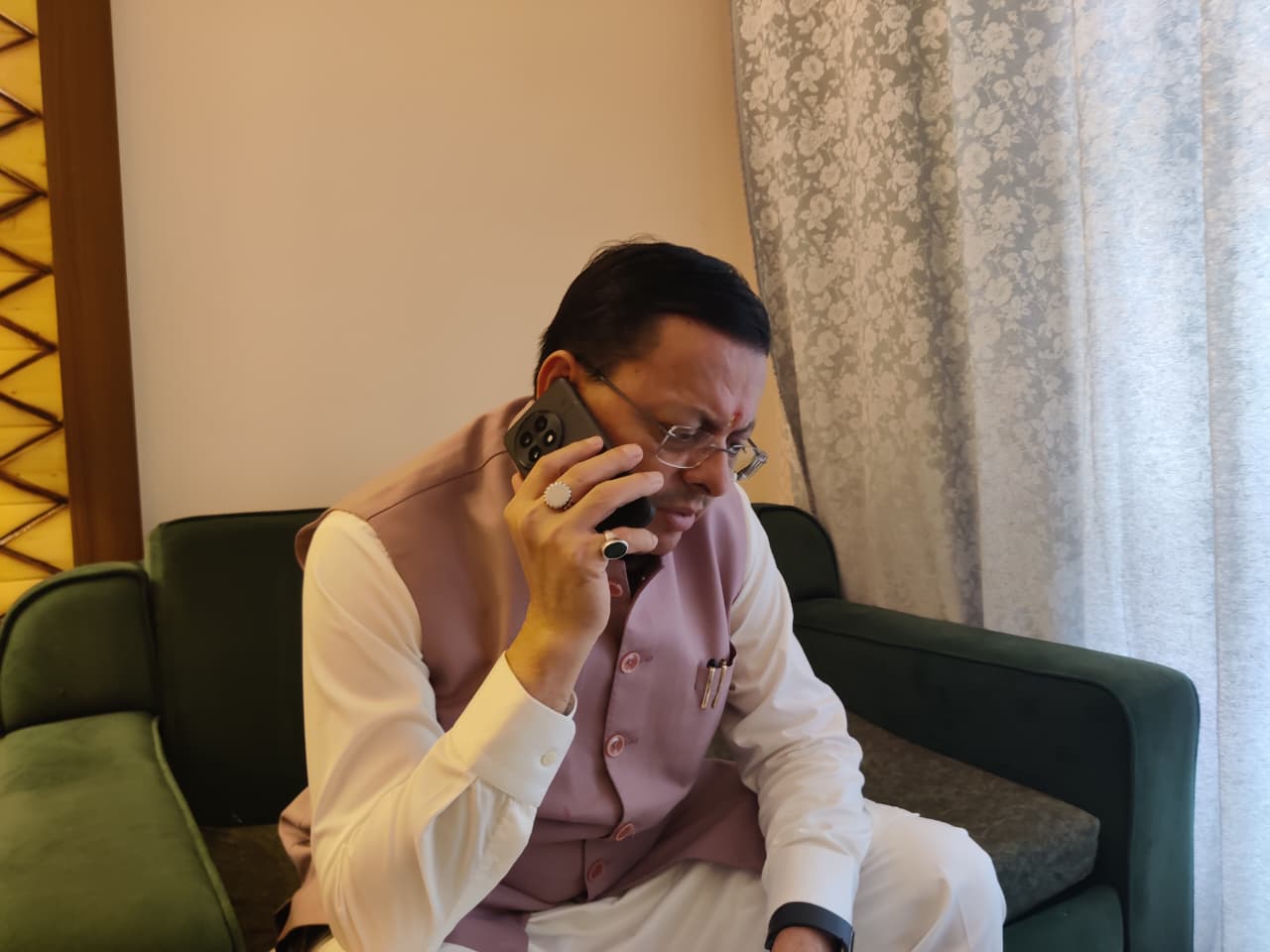 हवलदार पंकज की तलाश के लिए मुख्यमंत्री ने दिए प्रभावी निर्देश, परिजनों की सोशल मीडिया पर गुहार का मुख्यमंत्री ने लिया स्वतः संज्ञान, फोन पर परिजनों से वार्ता कर दिया हर संभव सहायता का आश्वासन