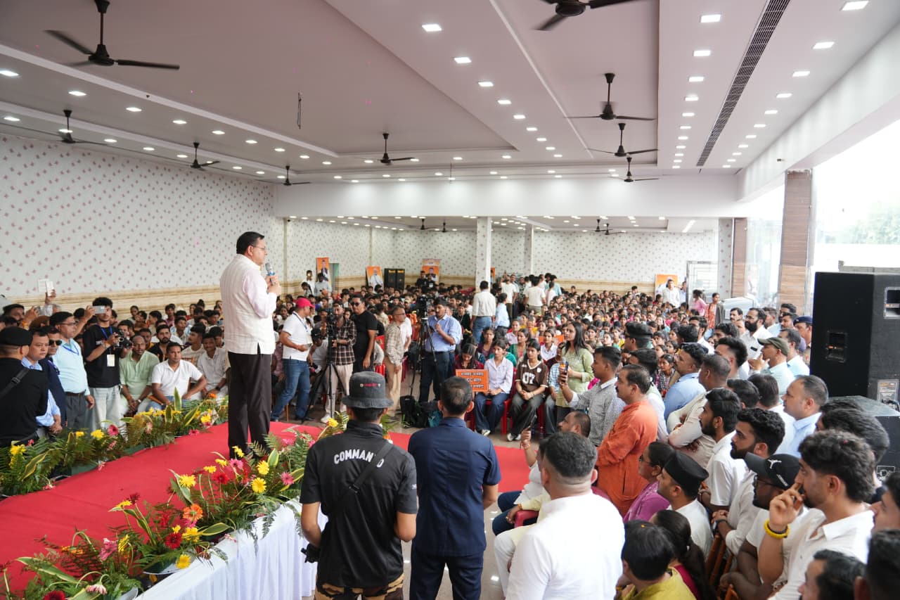 ड्रग फ्री उत्तराखंड’ से ‘विकसित भारत 2047’ तक के विषय पर बनबसा में मुख्यमंत्री का युवाओं से संवाद पारदर्शिता और निष्ठा ही युवाओं के उज्ज्वल भविष्य की कुंजी–सीएम