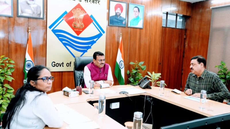 मुख्य सचिव ने की चिकित्सा स्वास्थ्य एवं चिकित्सा शिक्षा विभाग की समीक्षा