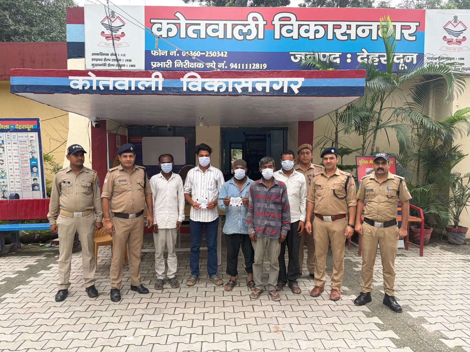 सार्वजनिक स्थान पर जुआ खेलने वाले 5 अभियुक्तों को पुलिस ने किया गिरफ्तार