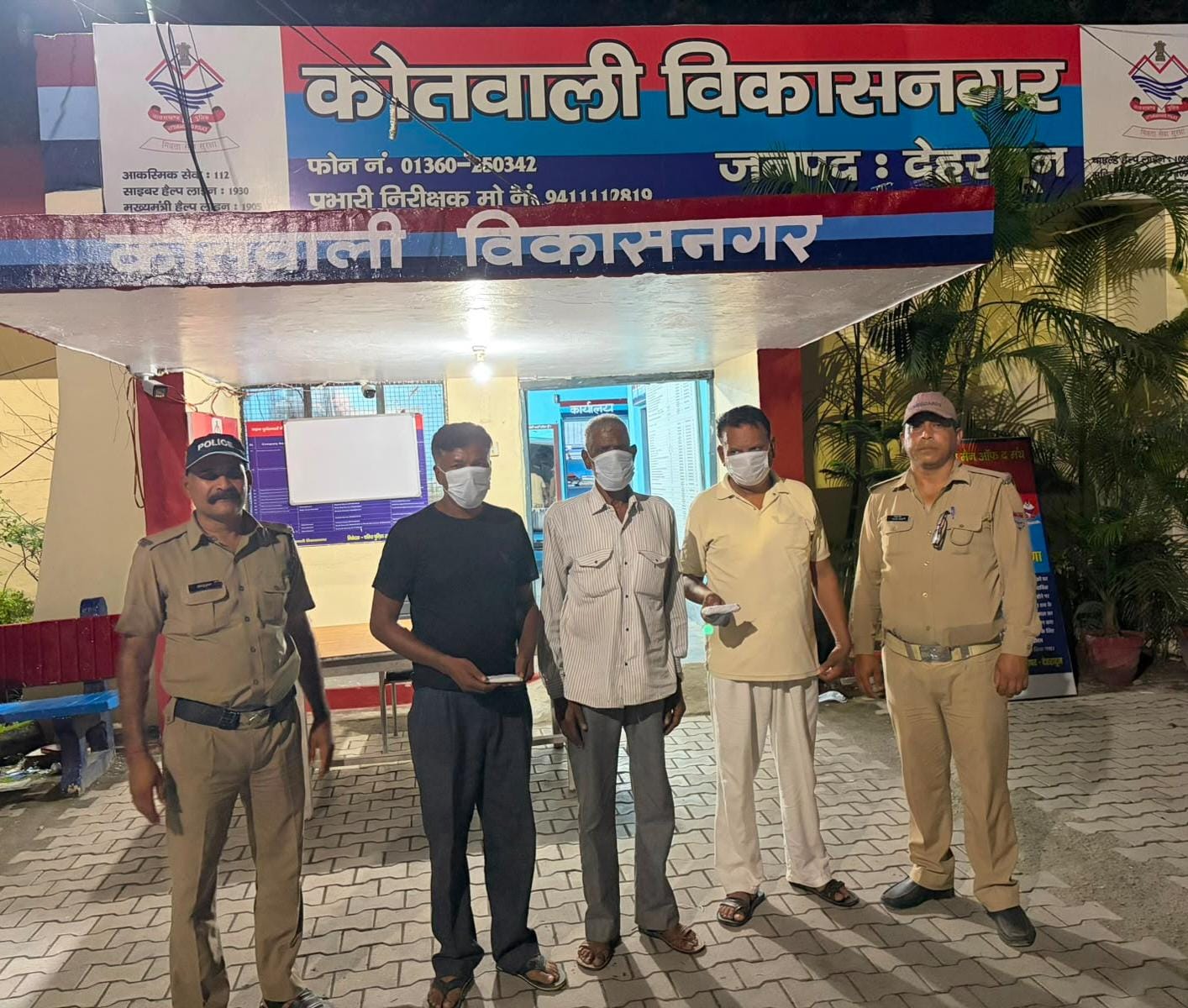 सार्वजनिक स्थान पर जुआ खेल रहे 3 अभियुक्तों को दून पुलिस ने किया गिरफ्तार