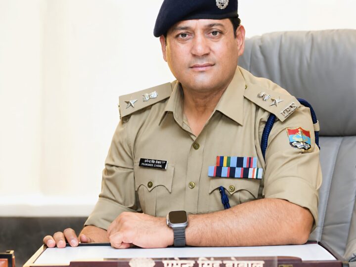 एसएसपी दून की दो टूक, पढाई की आड में हुडदंग नहीं होगा बर्दाश्त, हुडदंगी छात्रों के विरूद्ध दून पुलिस की बडी कार्यवाही, 84 छात्रों के विरूद्ध निलम्बन तथा 4 छात्रों के विरुद्ध निष्कासन की हो चुकी है कार्यवाही