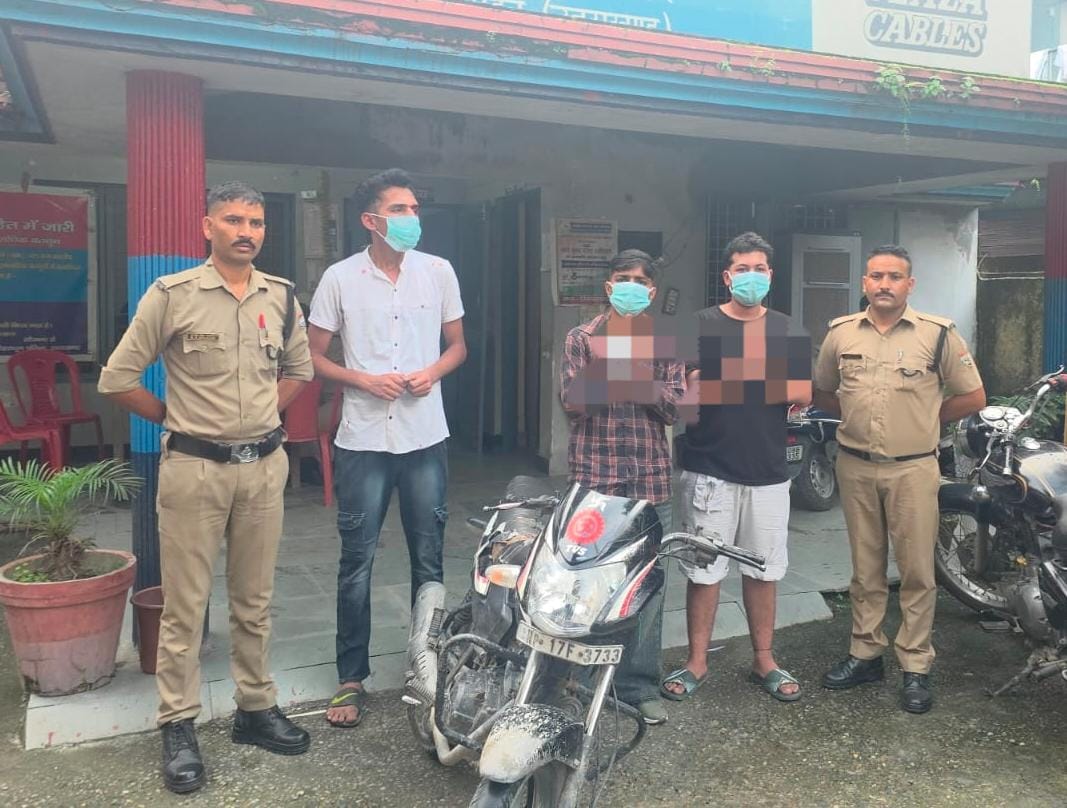सार्वजनिक स्थान पर हुड़दंग करने वालो को दून पुलिस ने पढ़ाया कानून का पाठ, मारपीट कर शांति व्यवस्था भंग करने का प्रयास कर रहे 4 व्यक्तियों को अलग अलग थाना क्षेत्र से पुलिस ने किया गिरफ्तार