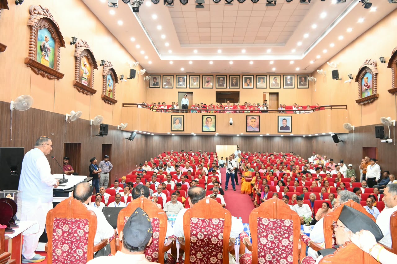 कैबिनेट मंत्री गणेश जोशी ने उत्तराखण्ड राज्य आंदोलनकारी मंच के प्रादेशिक सम्मेलन को किया सम्बोधित