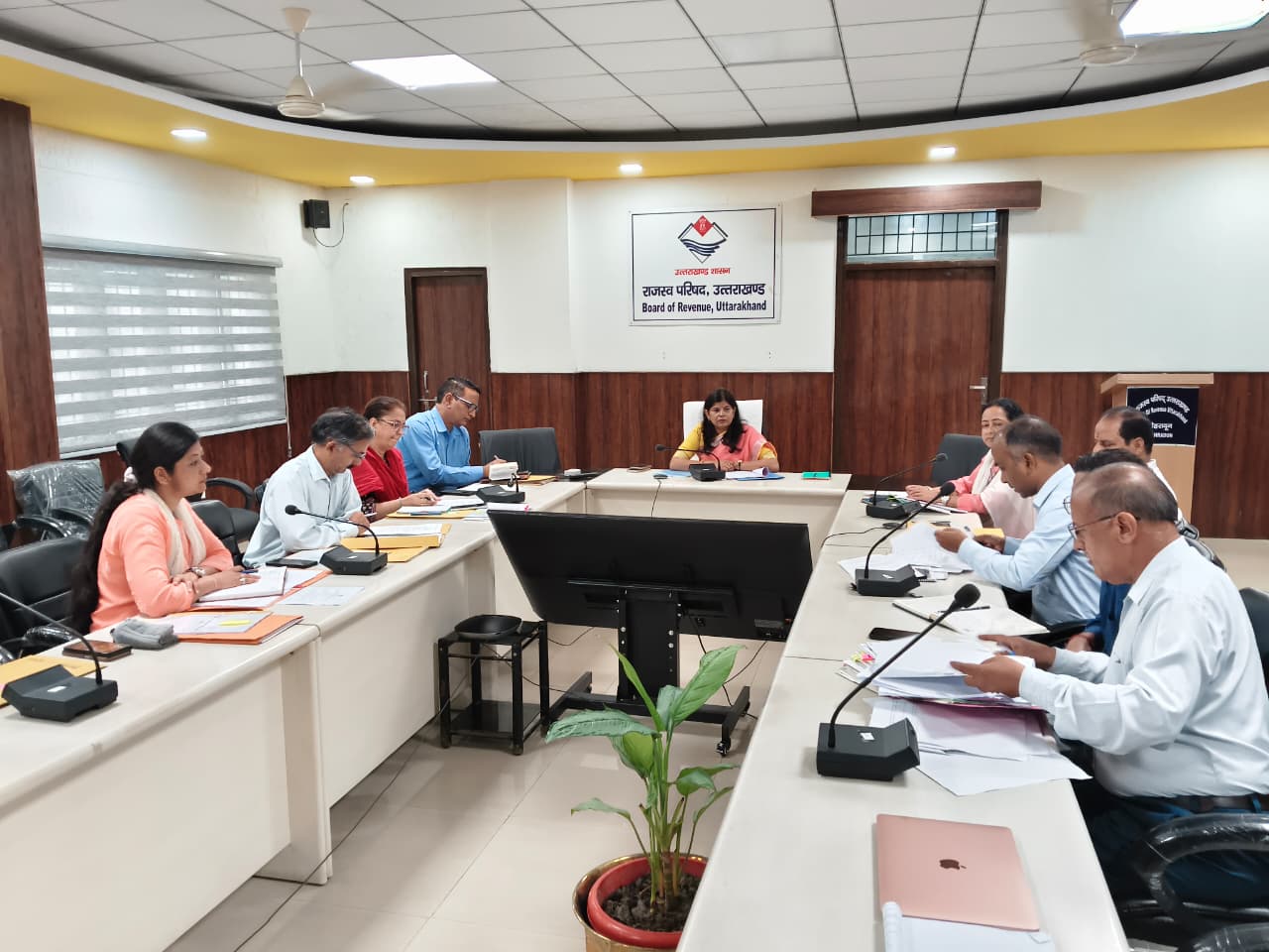 राजस्व पुलिस एवं भूलेख सर्वेक्षण संस्थान, अल्मोड़ा का होगा सुदृढ़ीकरण एवं आधुनिकीकरण: आयुक्त एवं सचिव राजस्व परिषद