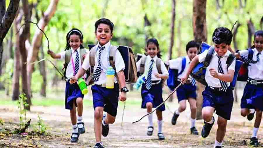 देहरादून  भारी बारिश की चेतावनी पर जिला प्रशासन का बड़ा निर्णय,  जनपद में आज 5 अगस्त को स्कूल बंद रखने का लिया गया निर्णय