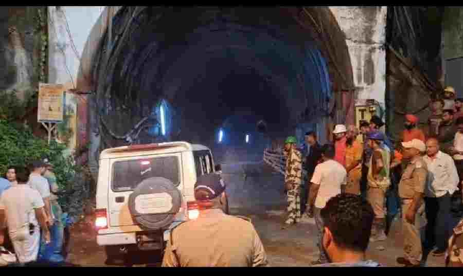टीएचडीसी टनल में फंसे 22 लोगों में से 19 को बाहर निकाला गया, 3 की तलाश जारी घटना के बाद बचाव के लिए गए सभी 6 लोग भी सुरक्षित, अब तक 7 लोगों के दुःखद मृत्यु की सूचना