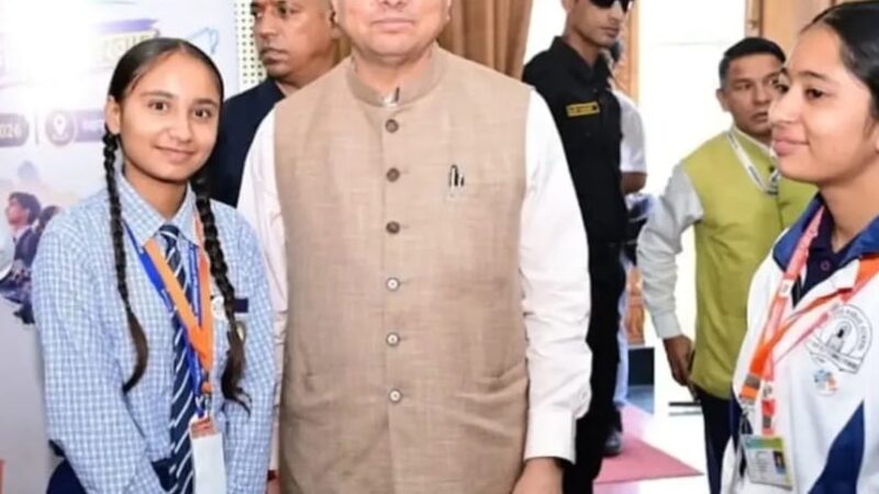 लवप्रीत की संवेदनशील सोच ने छुआ मुख्यमंत्री धामी का दिल, घर पहुंचा टैब