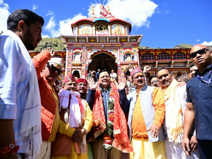 श्री बदरीनाथ धाम में मुख्यमंत्री ने की पूजा-अर्चना, मास्टर प्लान के कार्यों का लिया जायजा, भगवान बदरीविशाल से प्रदेश की सुख-समृद्धि एवं खुशहाली की कामना की