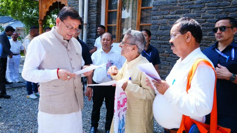 मुख्यमंत्री ने मुख्य सेवक सदन में प्रदेश के विभिन्न क्षेत्रों से आए लोगों की समस्याएं सुनीं, जनसमस्याओं का त्वरित एवं समयबद्ध समाधान सुनिश्चित करें – मुख्यमंत्री