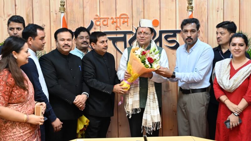मुख्यमंत्री धामी के जन्मदिवस पर मुख्यमंत्री आवास में उमड़ा आत्मीयता का माहौल, मंत्रीगण, अधिकारी-कर्मचारी और जनप्रतिनिधियों ने दी शुभकामनाएं