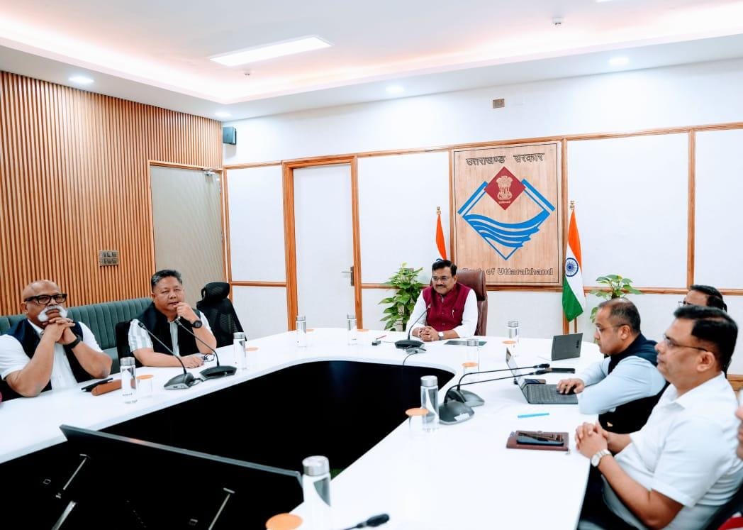 मुख्य सचिव आनन्द बर्द्धन की अध्यक्षता में सचिवालय में जिलाधिकारियों के साथ वीडियो कॉन्फ्रेंसिंग के माध्यम से बैठक हुई सम्पन्न, सीएस ने दिए आवश्यक दिशा-निर्देश