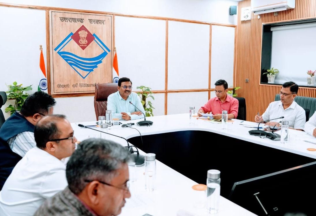 मुख्य सचिव ने जिलाधिकारियों के साथ वीडियो कॉन्फ्रेंसिंग के माध्यम से की समीक्षा बैठक, सरकारी परिसंपत्तियों की अनिवार्य मैपिंग और जियोफेंसिंग के दिए निर्देश