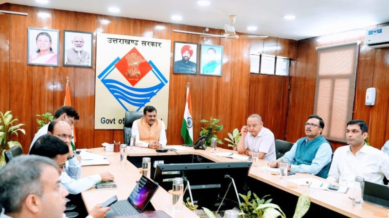 टिहरी झील को ग्लोबल डेस्टिनेशन के रूप में विकसित करने को लेकर मुख्य सचिव ने ली बैठक