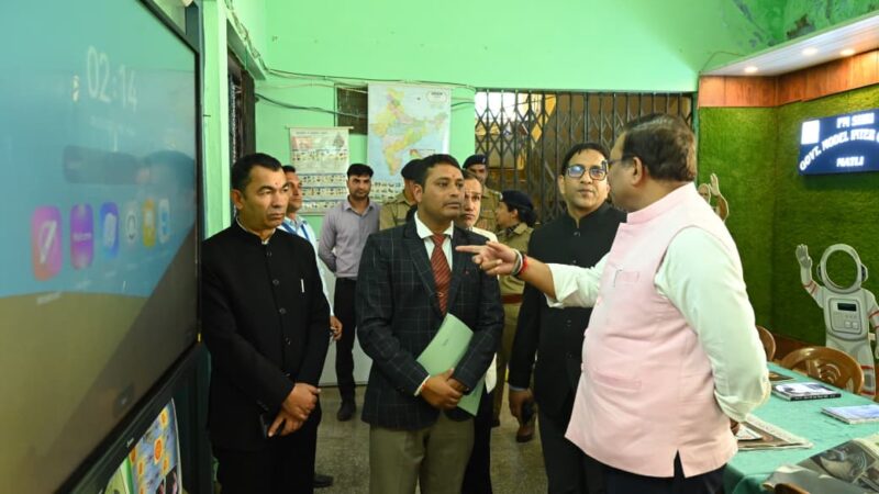 मुख्य सचिव आनंद बर्द्धन ने ‘सर्वशक्ति सी.एल.एफ. तुल्याड़ा’ के ग्राम मल्ली स्थित कलेक्शन सेंटर का किया उद्घाटन : समूह की महिलाओं के आत्मनिर्भरता प्रयासों को सराहा