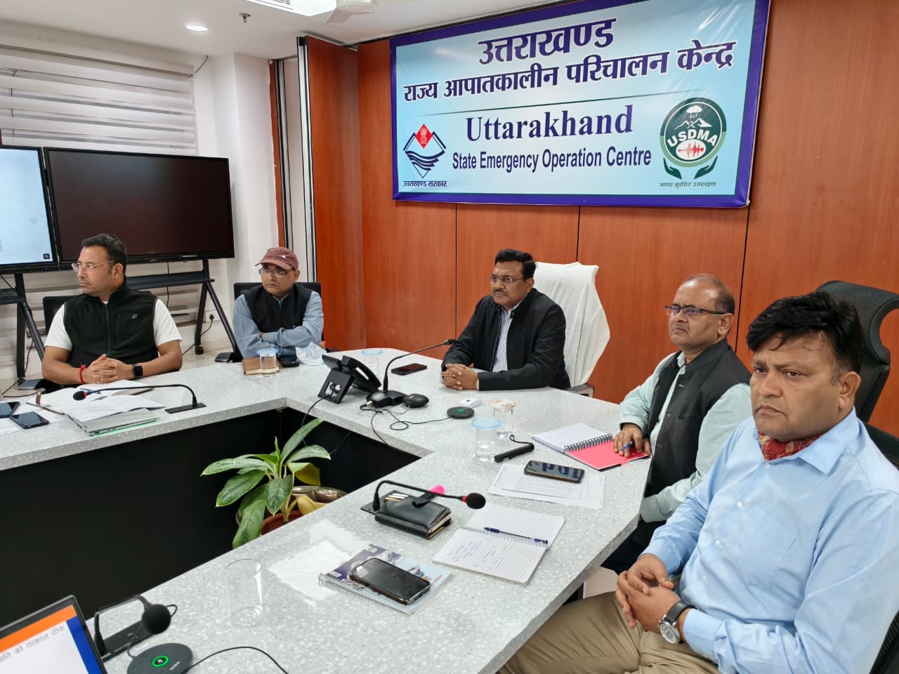मुख्य सचिव ने एसईओसी से की स्थिति की समीक्षा, कहा-राज्य के नागरिकों की सुरक्षा सर्वोच्च प्राथमिकता 24×7 अलर्ट मोड पर रहें अधिकारीः मुख्य सचिव