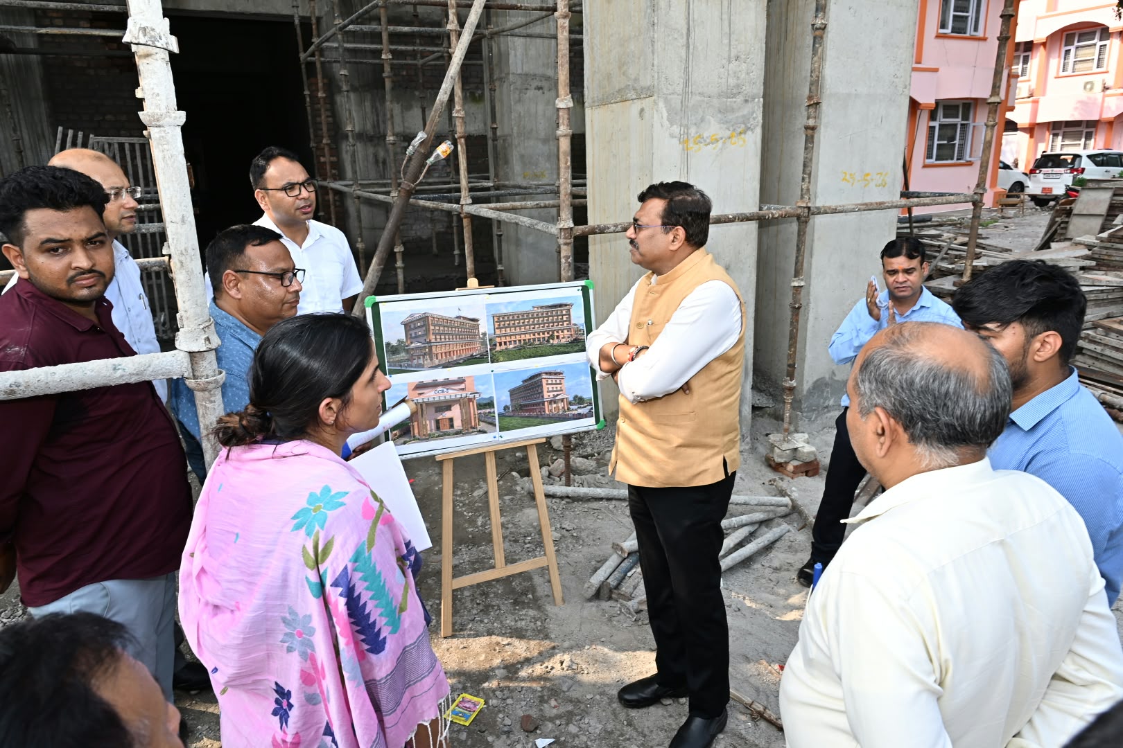 कुंभ मेला-2027 की तैयारियों को लेकर मुख्य सचिव ने निर्माण स्थलों का किया स्थलीय निरीक्षण