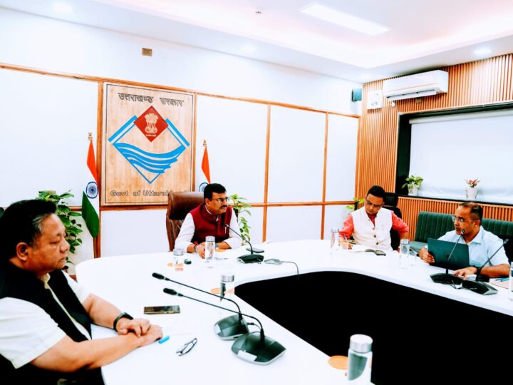 मुख्य सचिव ने जनपदों में लंबित प्रकरणों के त्वरित निस्तारण के दिए निर्देश