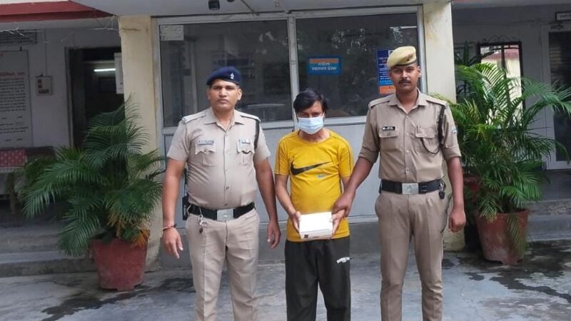 कोतवाली नगर क्षेत्र में हुई चोरी की घटना का दून पुलिस ने किया खुलासा, एक अभियुक्त गिरफ्तार, चोरी की गई 10 लाख रू0 मूल्य से अधिक की ज्वैलरी बरामद