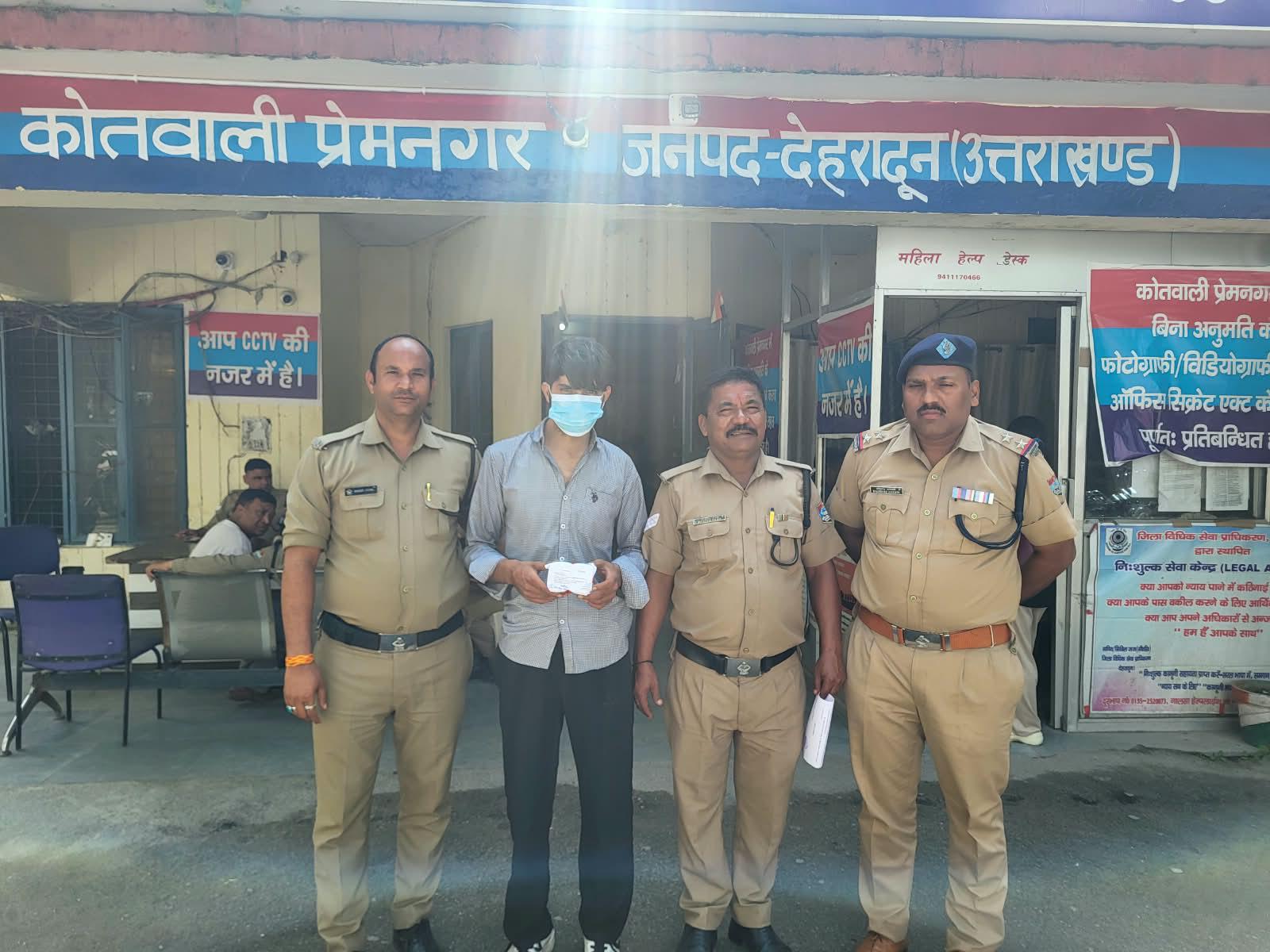 हाइप्रोफाइल ड्रग्स की तस्करी मे लिप्त 1 नशा तस्कर को दून पुलिस ने किया गिरफ्तार, अवैध हाई प्रोफाइल ड्रग MDMA हुई बरामद, डिलीवरी बॉय का कार्य करता है गिरफ्तार अभियुक्त
