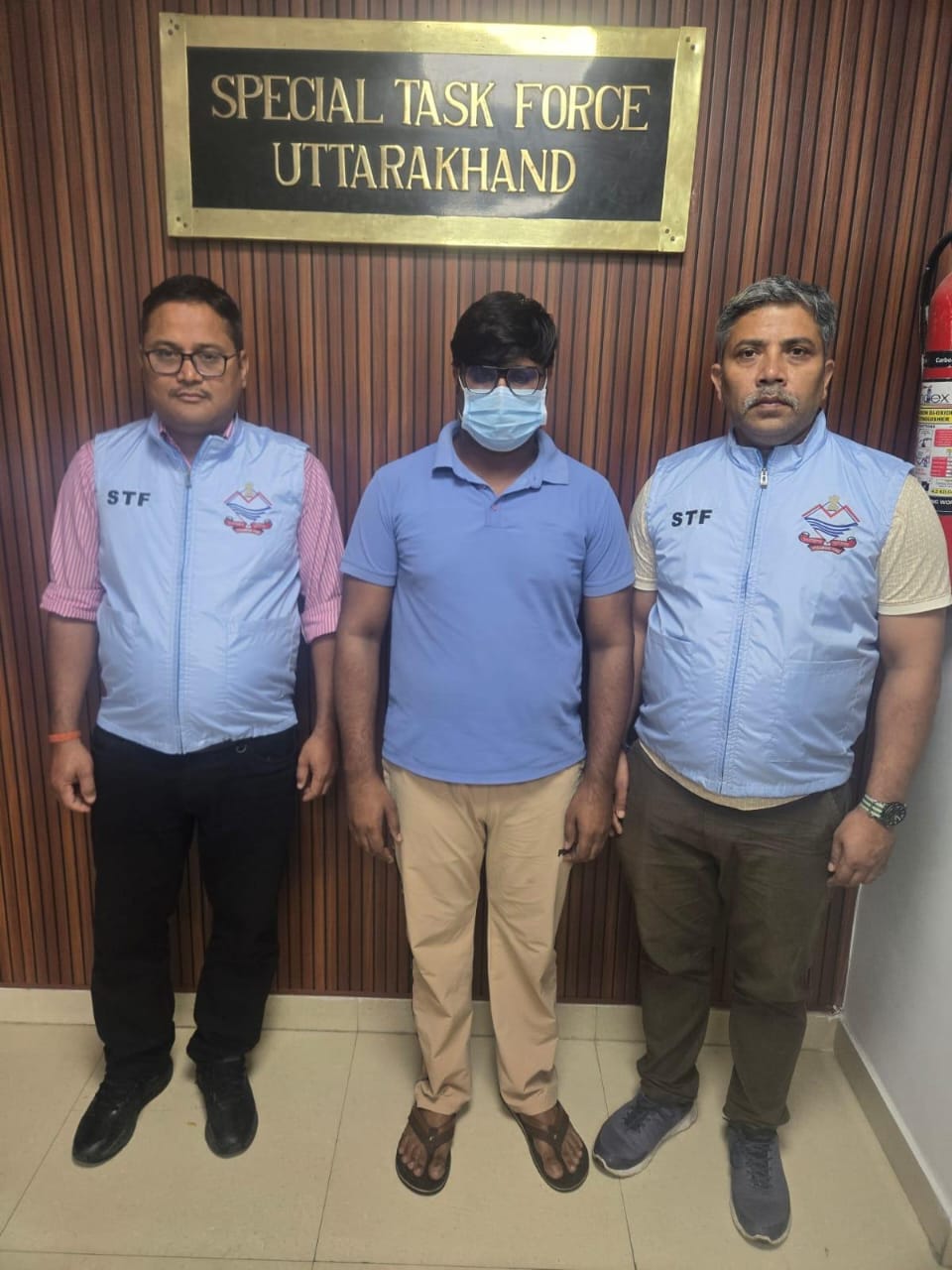 उत्तराखण्ड STF की साइबर टीम देहरादून की बड़ी कार्यवाही धोखाधड़ी में संलिप्त 1 साइबर अभियुक्त को गौतमबुद्धनगर, उत्तर प्रदेश से किया गिरफ्तार, निवेश के नाम पर की थी ₹69 लाख की साइबर धोखाधड़ी