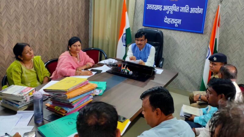 आयोग से दिए जाने वाले आदेशों का पालन सुनिश्चित करें अधिकारी : मुकेश कुमार