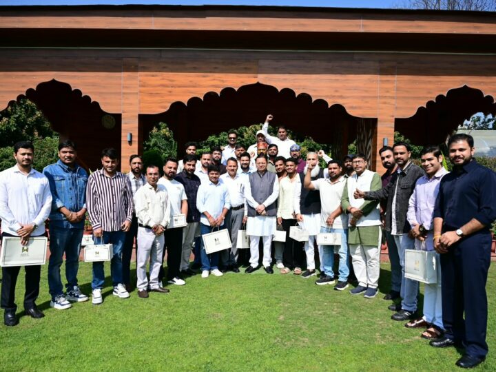 हरियाणा के युवाओं ने मुख्यमंत्री से साझा किए उत्तराखण्ड भ्रमण के अनुभव, राज्य की कनेक्टिविटी, होम-स्टे, पर्यटन विकास, सौर ऊर्जा और जनकल्याणकारी योजनाओं के प्रयासों को सराहा
