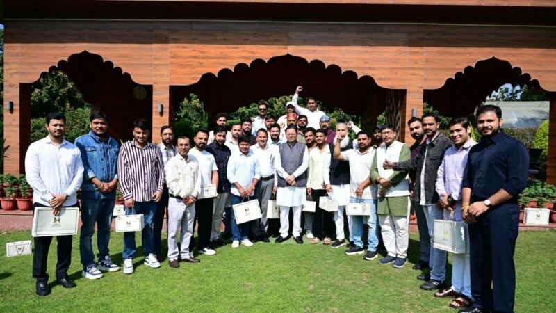 हरियाणा के युवाओं ने मुख्यमंत्री से साझा किए उत्तराखण्ड भ्रमण के अनुभव, राज्य की कनेक्टिविटी, होम-स्टे, पर्यटन विकास, सौर ऊर्जा और जनकल्याणकारी योजनाओं के प्रयासों को सराहा