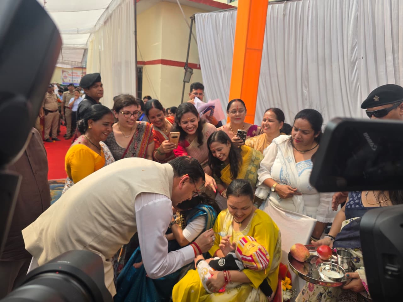 मुख्यमंत्री धामी ने खटीमा में ‘आंगन मिलन’ कार्यक्रम में किया प्रतिभाग,  स्वस्थ बचपन और सशक्त मातृशक्ति, सशक्त उत्तराखंड की मजबूत नींव – मुख्यमंत्री