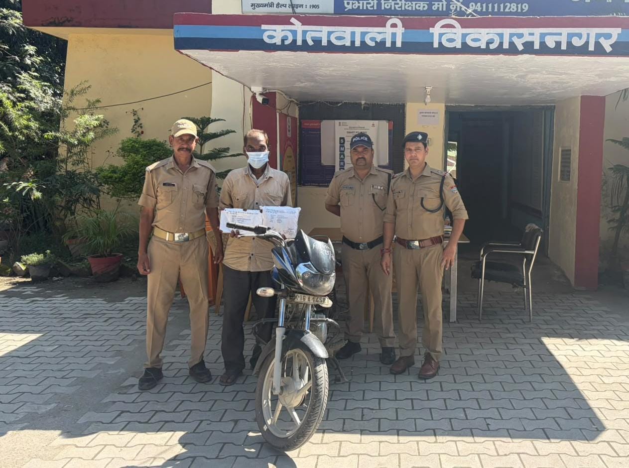 विकासनगर क्षेत्र में स्कूल परिसर में स्थित घर मे हुई चोरी की घटना का दून पुलिस द्वारा किया खुलासा, घटना में शामिल गिरोह के 1 अभियुक्त को पुलिस ने किया गिरफ्तार