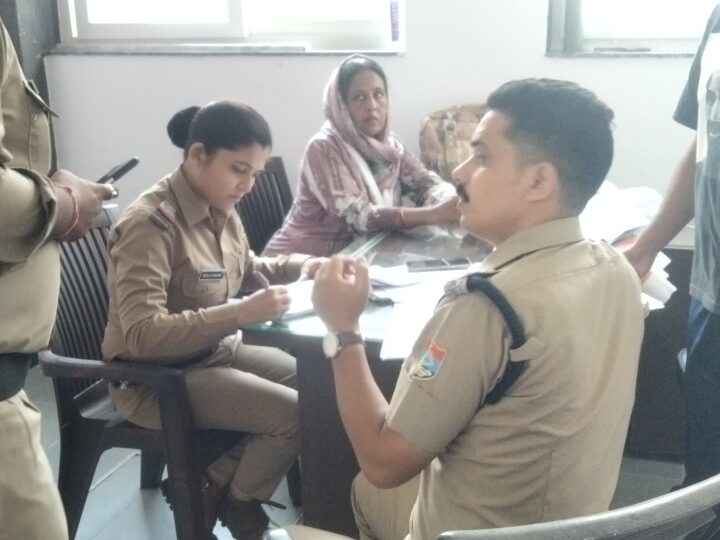 एसएसपी दून के निर्देशों पर प्रतिष्ठानों की सुरक्षा ऑडिट के लिए दून पुलिस ने चलाया अभियान,  पुलिस तथा अग्निशमन विभाग की संयुक्त टीम ने पीजी/हॉस्टल आदि स्थानों में फायर सुरक्षा का ऑडिट कर की बाहरी व्यक्तियों के सत्यापन की कार्यवाही की