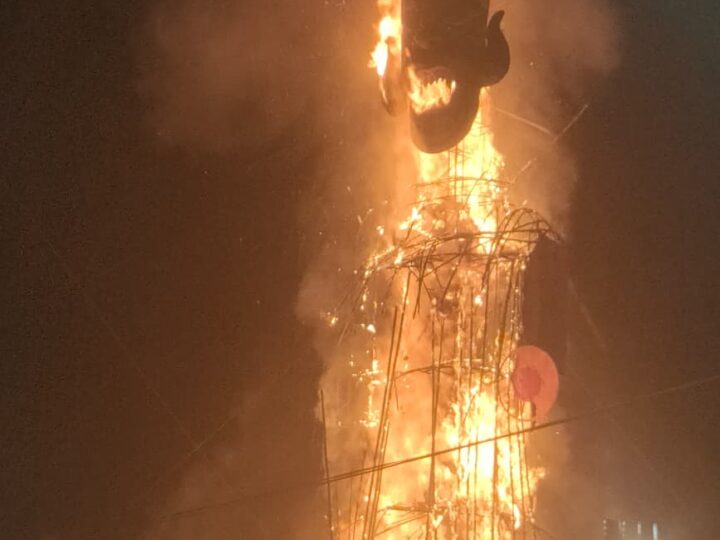 देहरादून में धूम धाम से मनाया गया दशहरा पर्व का त्यौहार,. रावण के साथ कुम्भकरण ओर मेघनाथ के पुतले का किया गया दहन, मुख्यमंत्री पुष्कर सिंह धामी पहुंचे कार्यक्रम में