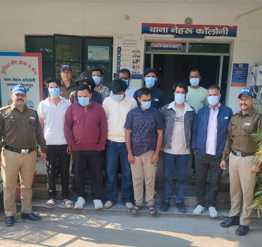 दुकान के विवाद को लेकर हंगामा करने वाले 11 व्यक्तियों को पुलिस ने किया गिरफ्तार