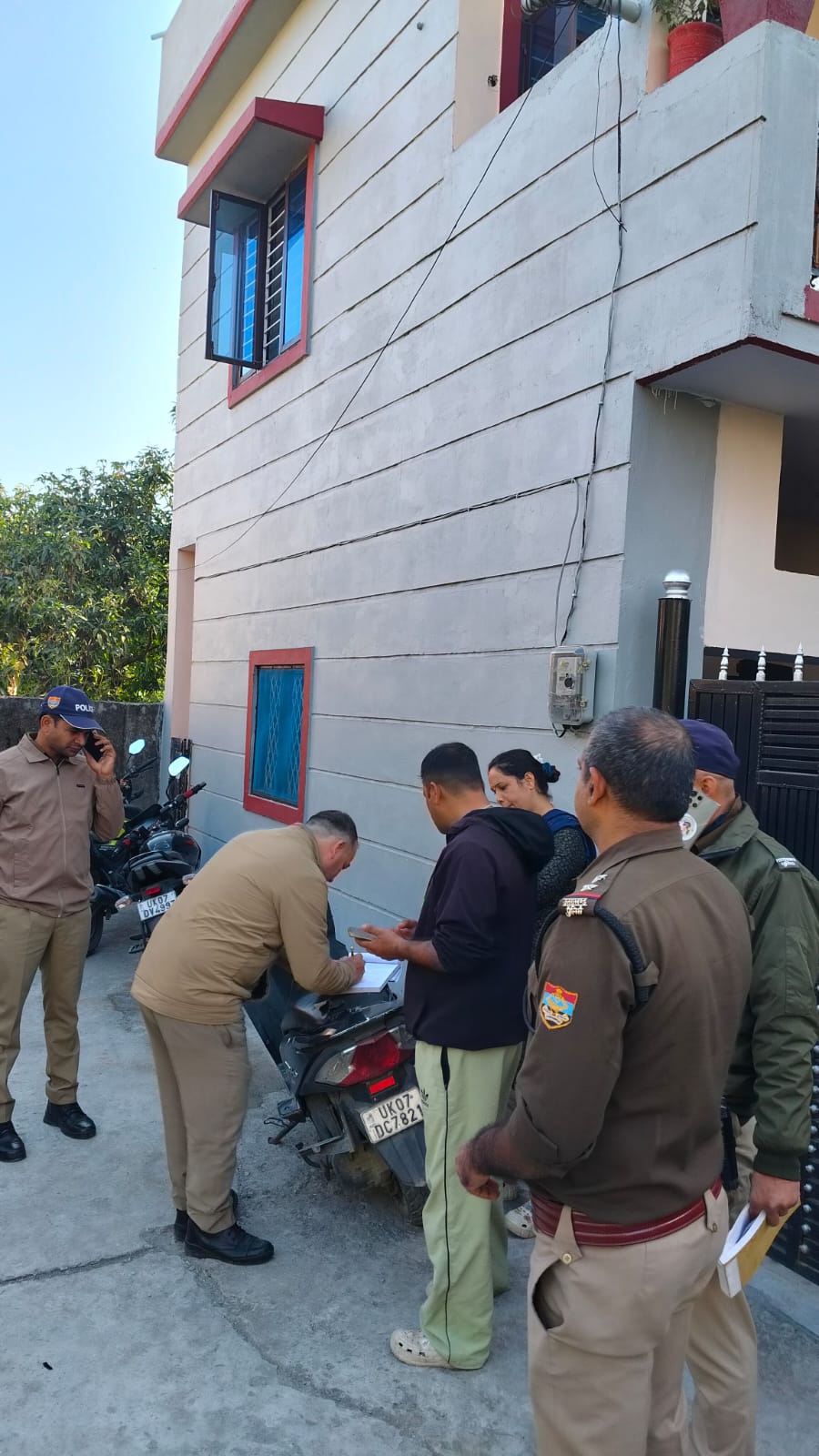 पटेलनगर क्षेत्र में पुलिस द्वारा वृहद स्तर पर चलाया सत्यापन अभियान, अनियमितता मिलने पर 30 भवन स्वामियों का 83 पुलिस एक्ट में चालान