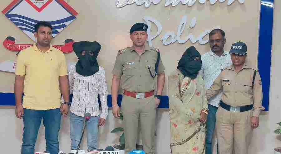 दून पुलिस ने सुलझायी ब्लाइंड मर्डर की मिस्ट्री, प्रेमनगर क्षेत्र में हुई हत्या की घटना का 12 घंटे के अंदर किया खुलासा, मृतक की पत्नी ने अपने प्रेमी के साथ मिलकर दिया था घटना को अंजाम