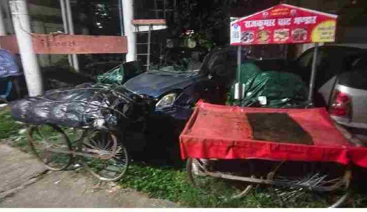 अस्थाई अतिक्रमण पर चला दून पुलिस का डंडा, यातायात व्यवस्था को बाधित करने वालो के विरुद्ध पुलिस ने की कार्यवाही